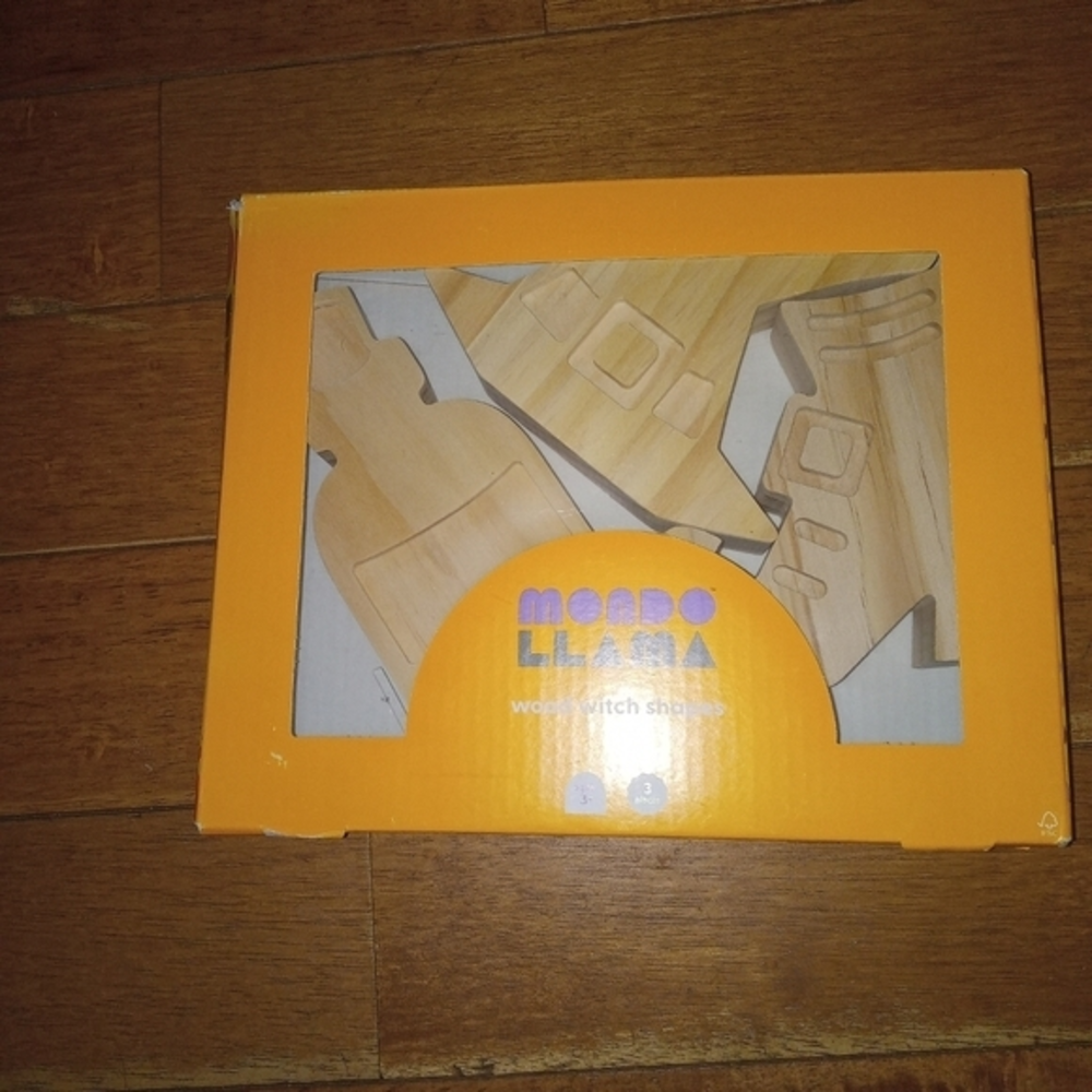 NEW Mondo Llama Wood Witch‎ Set.